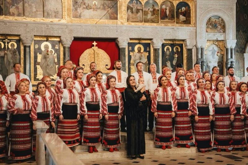 У Києво-Печерській лаврі хор імені Верьовки виконав Літургію Кирила Стеценка 