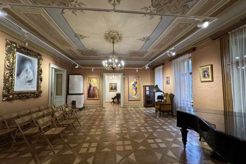 Романтичний вікенд у Музеї Соломії Крушельницької
