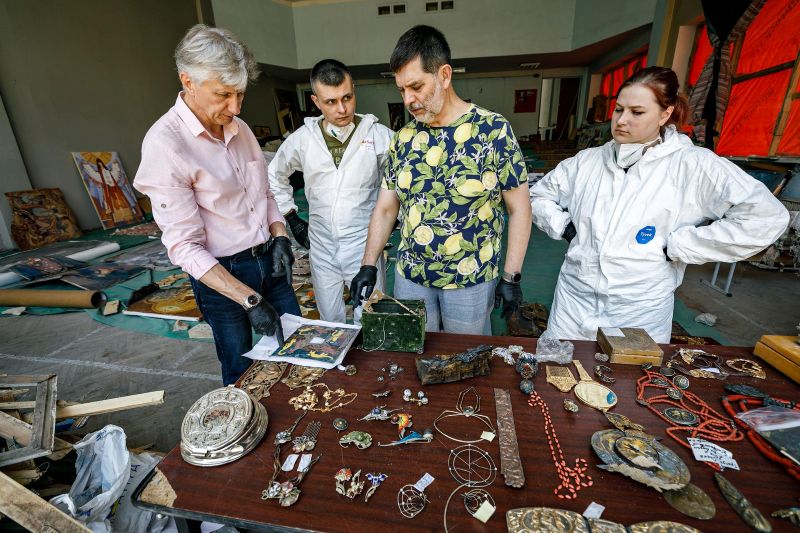 Україна потребує більше реставраторів та рятувальників культури – висновок брифінгу в Академії Бойчука 