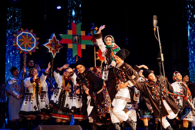 Заслужений академічний буковинський ансамбль пісні і танцю 